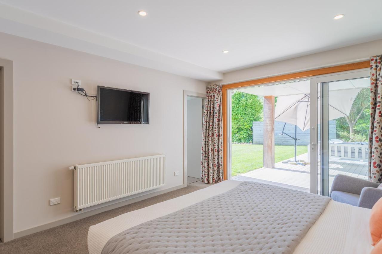 Anam Cara Gardens Luxury Villa Private Bedrooms And Ensuite Bathrooms Sleeps 9 Otaki Luaran gambar