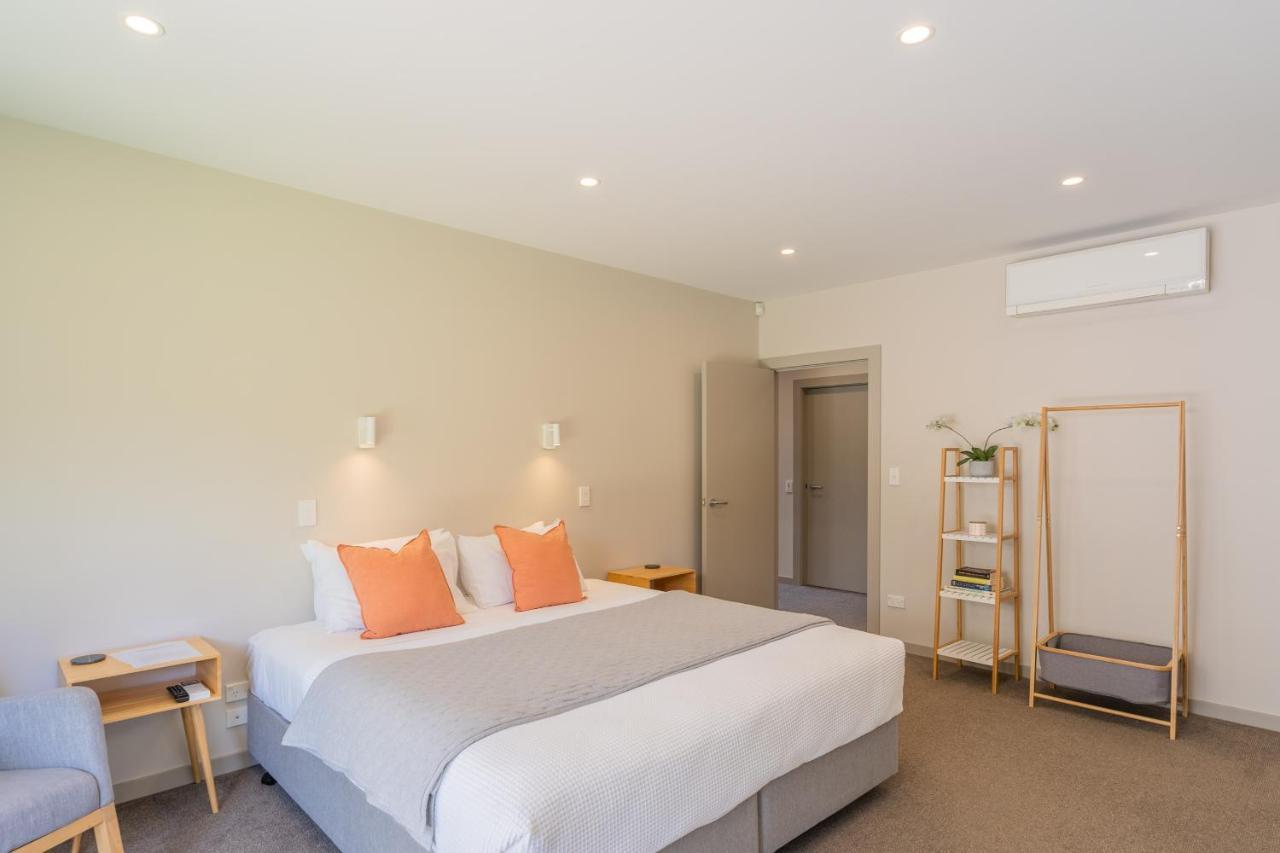 Anam Cara Gardens Luxury Villa Private Bedrooms And Ensuite Bathrooms Sleeps 9 Otaki Luaran gambar