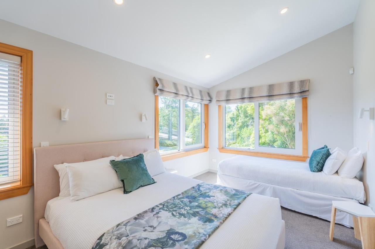 Anam Cara Gardens Luxury Villa Private Bedrooms And Ensuite Bathrooms Sleeps 9 Otaki Luaran gambar