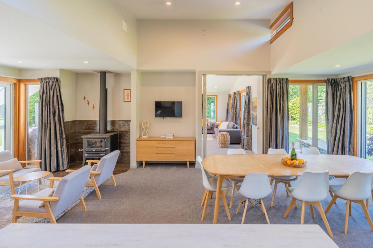 Anam Cara Gardens Luxury Villa Private Bedrooms And Ensuite Bathrooms Sleeps 9 Otaki Luaran gambar