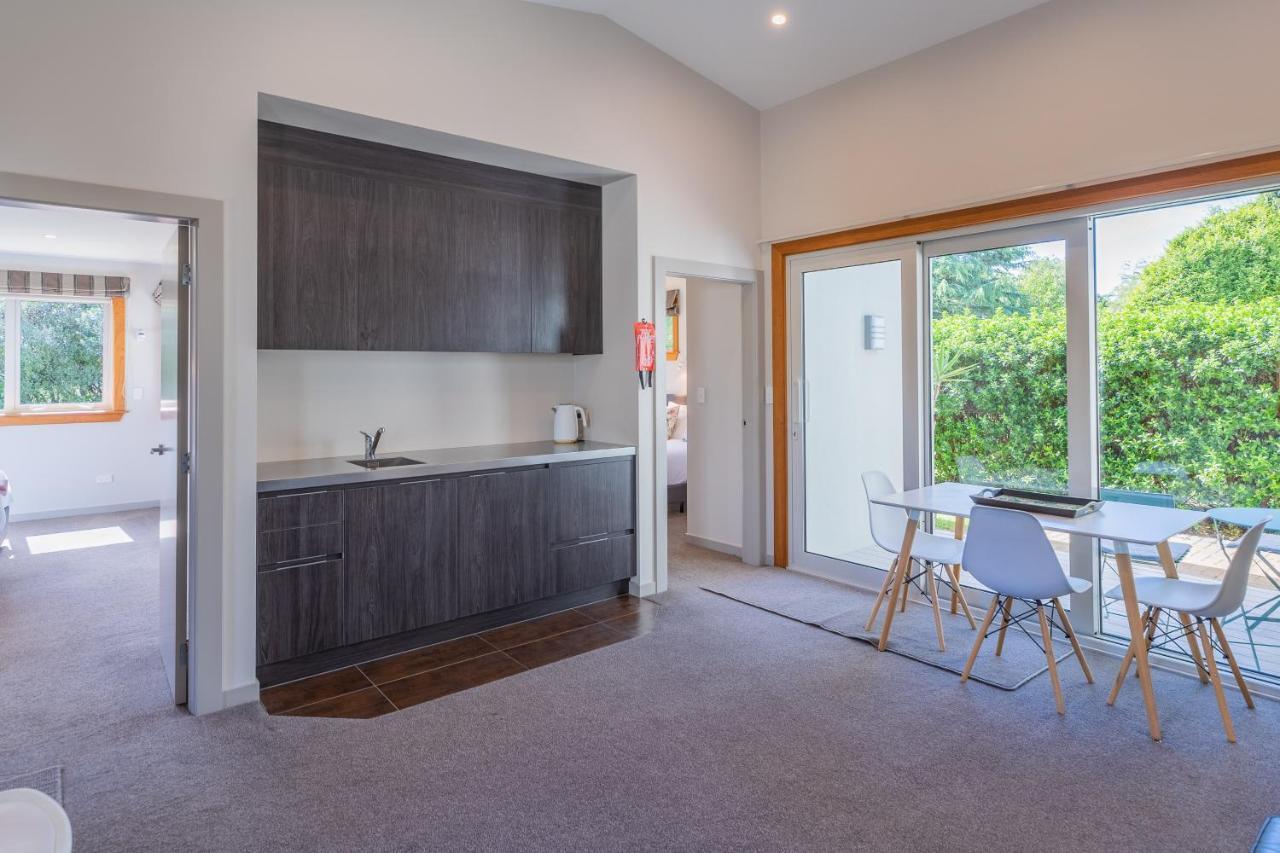 Anam Cara Gardens Luxury Villa Private Bedrooms And Ensuite Bathrooms Sleeps 9 Otaki Luaran gambar