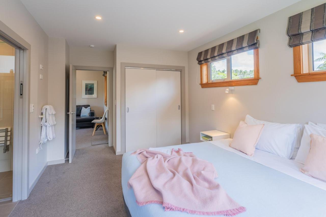 Anam Cara Gardens Luxury Villa Private Bedrooms And Ensuite Bathrooms Sleeps 9 Otaki Luaran gambar