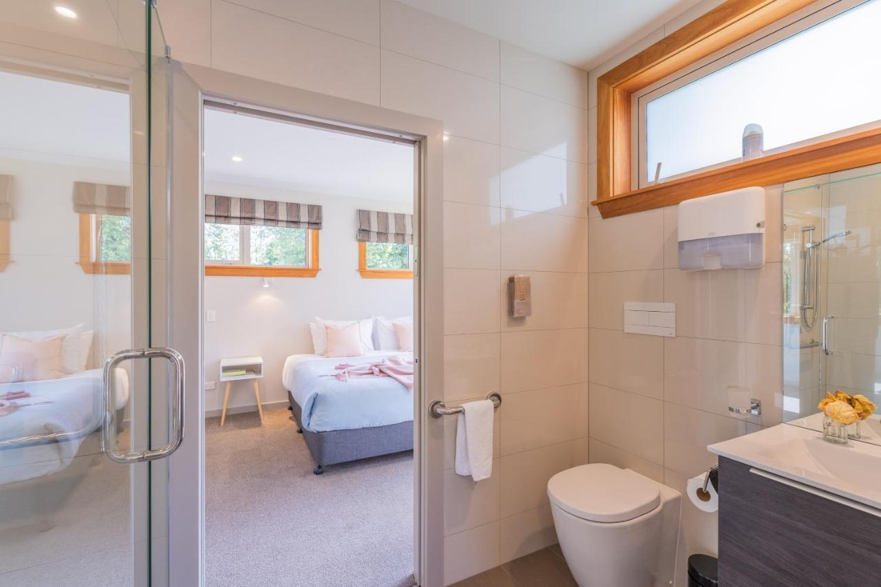 Anam Cara Gardens Luxury Villa Private Bedrooms And Ensuite Bathrooms Sleeps 9 Otaki Luaran gambar