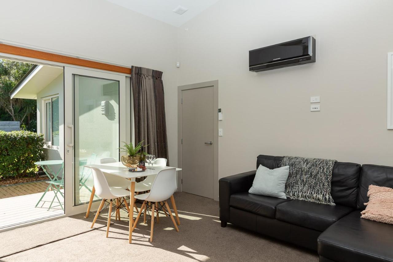 Anam Cara Gardens Luxury Villa Private Bedrooms And Ensuite Bathrooms Sleeps 9 Otaki Luaran gambar