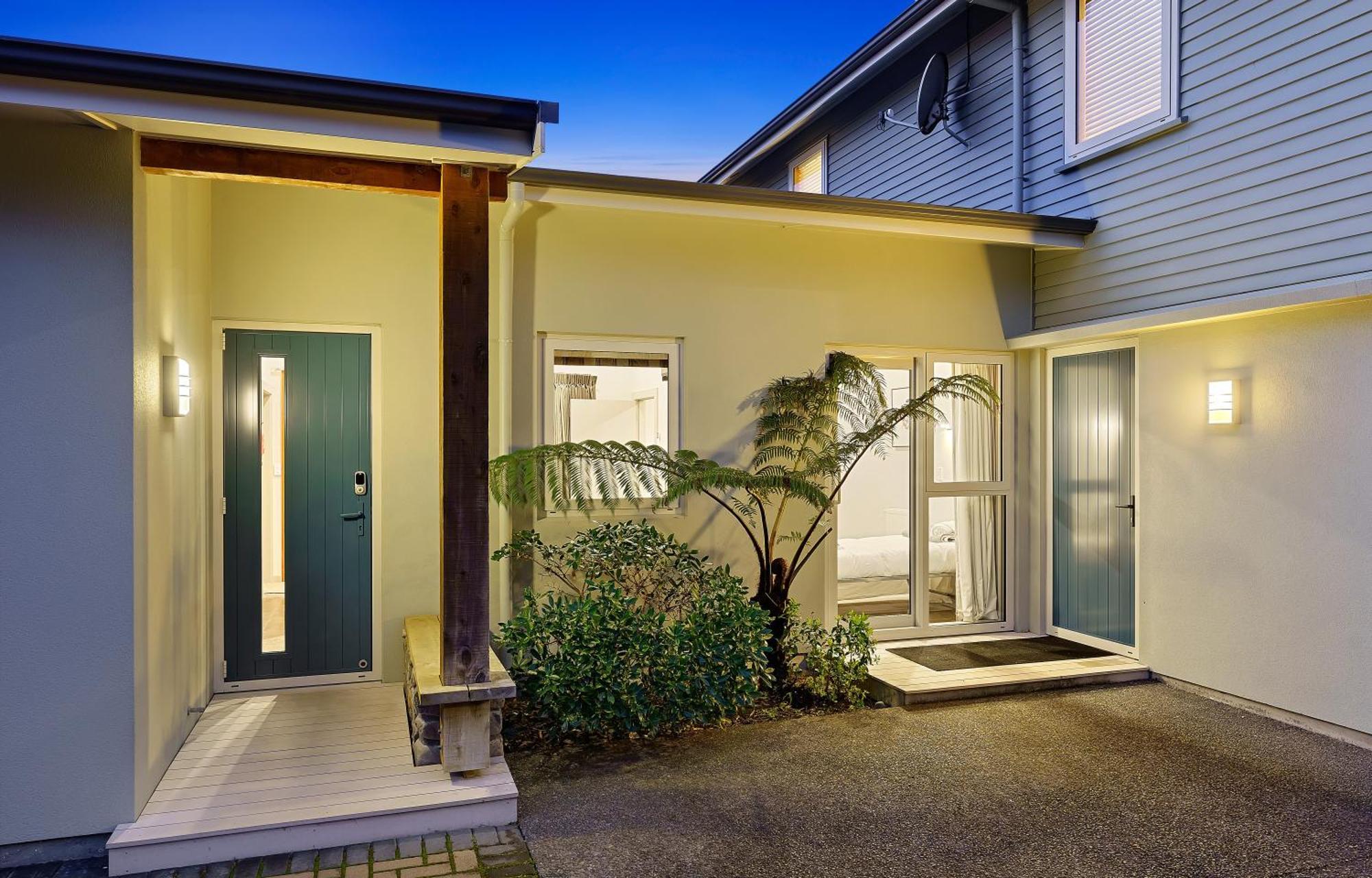Anam Cara Gardens Luxury Villa Private Bedrooms And Ensuite Bathrooms Sleeps 9 Otaki Luaran gambar